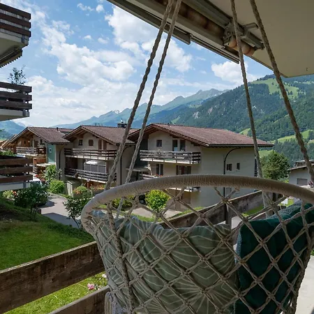 Spacious Flat With Excellent Location & Parking Appartement