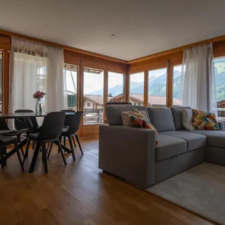 Spacious Flat With Excellent Location & Parking Apartament Reichenbach im Kandertal