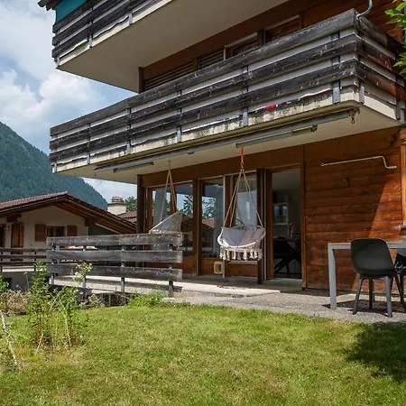 Apartment Spacious Flat With Excellent Location & Parking Reichenbach im Kandertal
