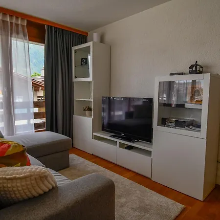 Spacious Flat With Excellent Location & Parking *