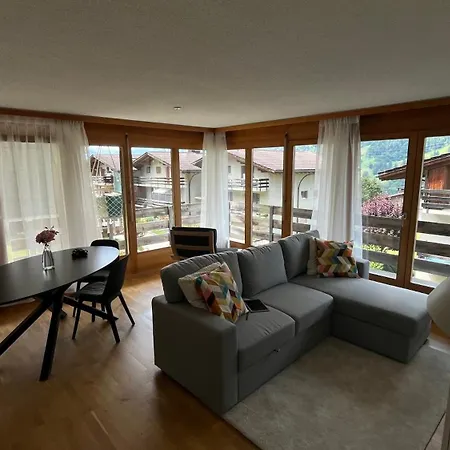 Spacious Flat With Excellent Location & Parking Apartment