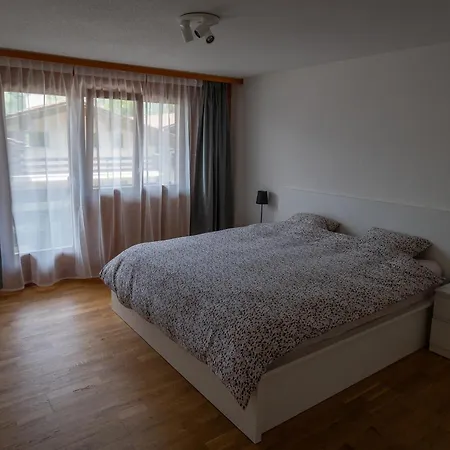 Apartament Spacious Flat With Excellent Location & Parking Reichenbach im Kandertal